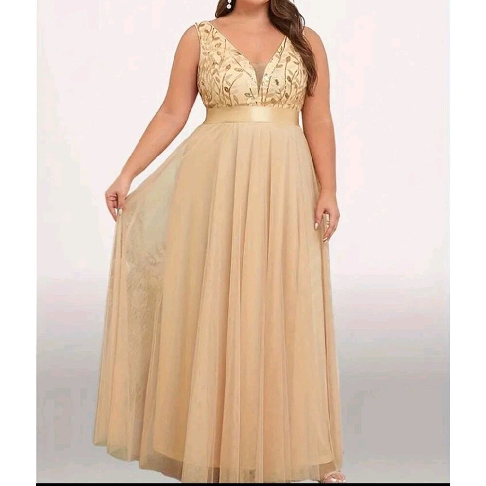 Plus Size Sequin V-Neck Bodice Flowing Evening Gown Women 3X Bridesmaid Dress
